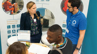 Besucher der Karrieremesse ORTE in Freiberg (Foto: TU Bergakademie Freiberg/Detlev Müller)
